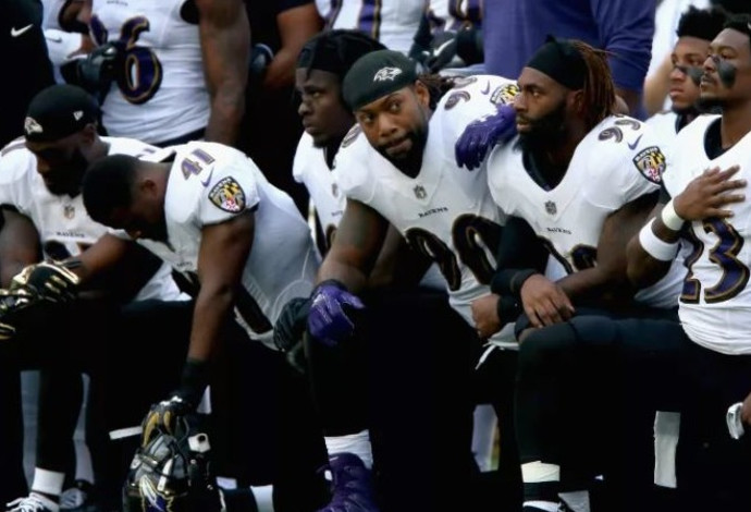 NFL: שחקני בולטימור מוחים נגד טראמפ (צילום:  Getty images)