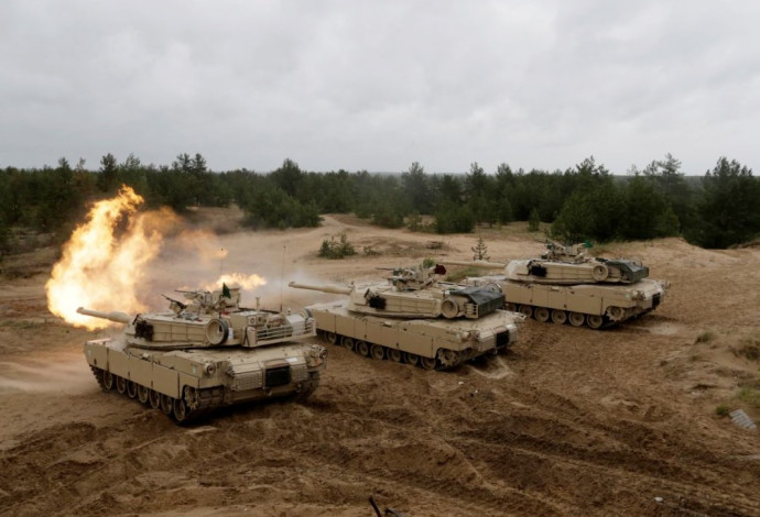 טנקים אמריקאים (צילום:  רויטרס)