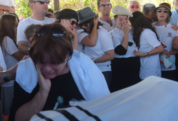 הלווייתו של ראובן שמרלינג (צילום:  אבשלום ששוני)
