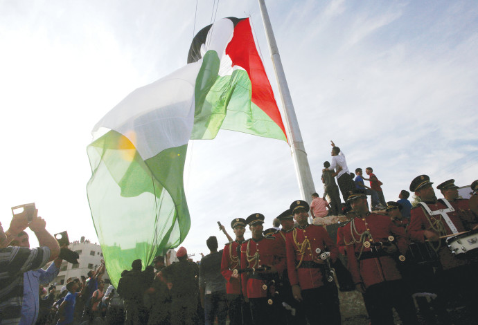 טקס לציון "הכרזת העצמאות הפלסטינית" בטול כרם (צילום:  רויטרס)