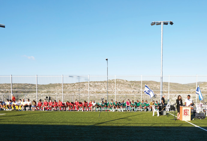 חנוכת מגרש הכדורגל בימין אורד (צילום:  דימה ולרשטיין)