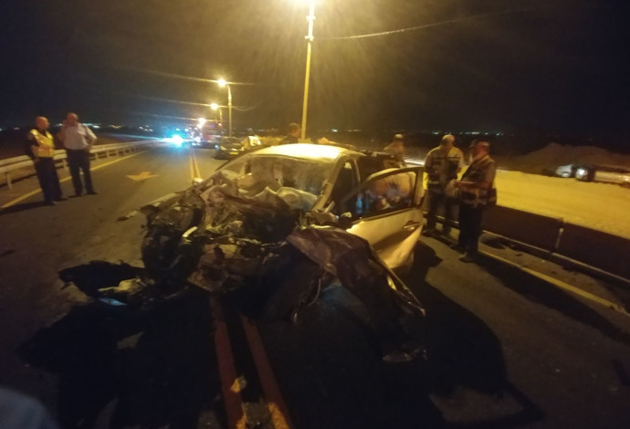 הרכב שנפגע בתאונה (צילום:  דוברות מד"א)