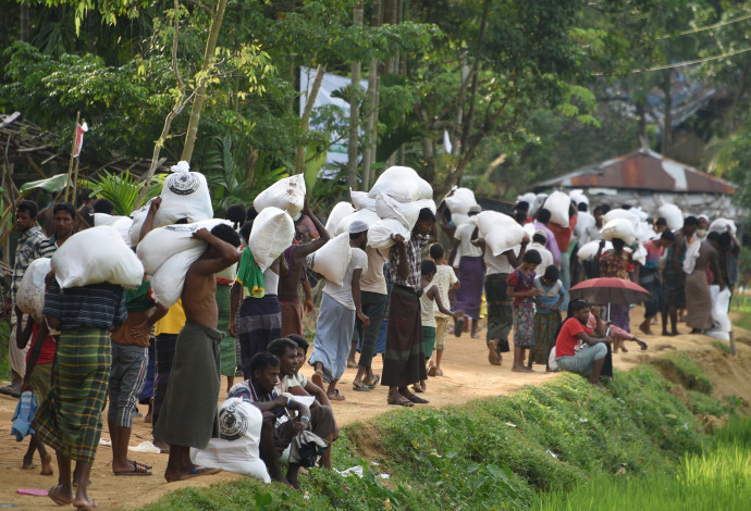 פליטים במיאנמר  (צילום:  AFP)
