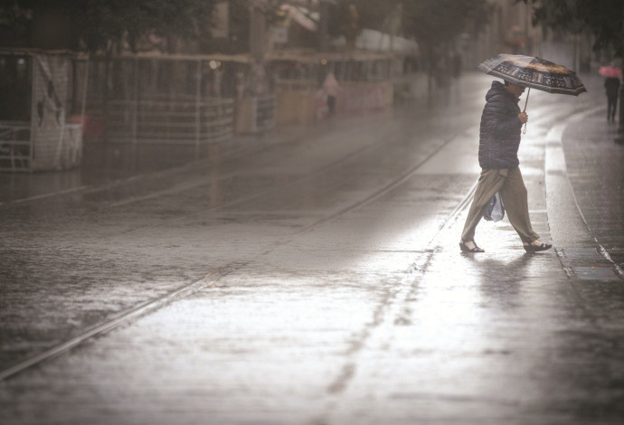 גשם בירושלים (צילום:  יונתן זינדל, פלאש 90)