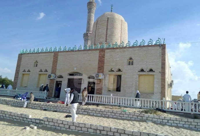 המסגד בא-רודה שנפגע בפיגוע בכפר (צילום:  רשתות ערביות)