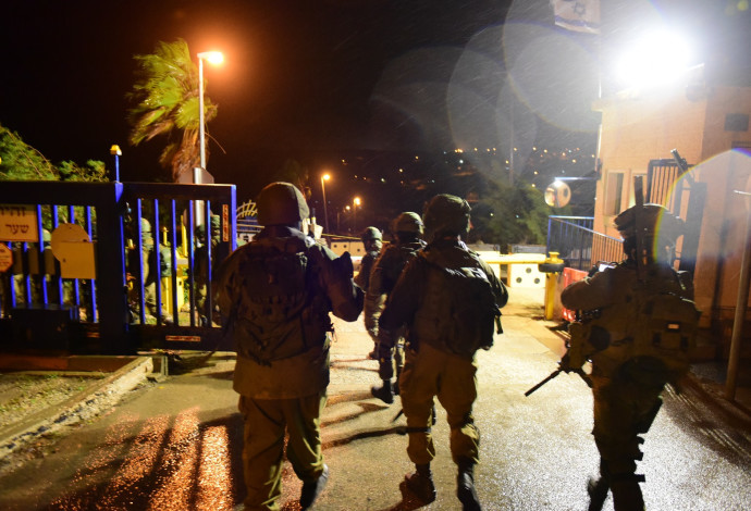מעצר החשודים בתקיפת המטיילים בטיול בר המצווה בשומרון (צילום:  דובר צה"ל)