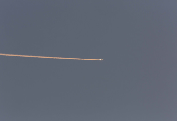 ירי רקטות מרצועת עזה (צילום:  יונתן זינדל, פלאש 90)