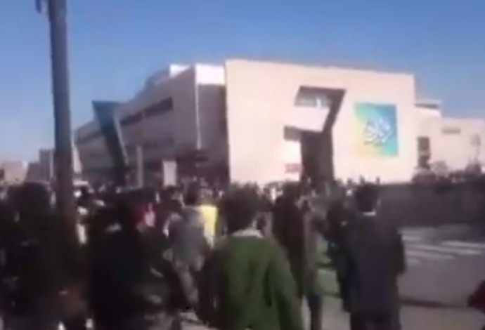 הפגנות באיראן (צילום:  צילום מסך)