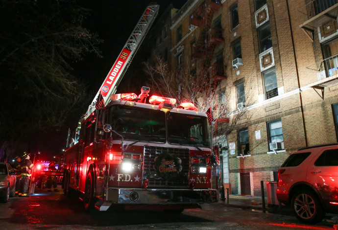 שריפה בברונקס (צילום:  רויטרס)