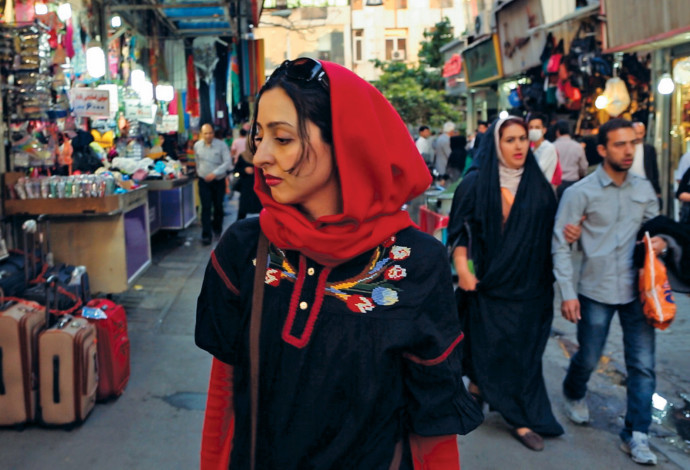 "שירת נשים באיראן" (צילום:  הוט 8)