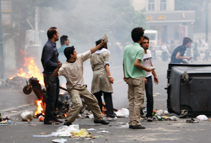 הפגנות באיראן בשנת 2009 (צילום:  רויטרס)