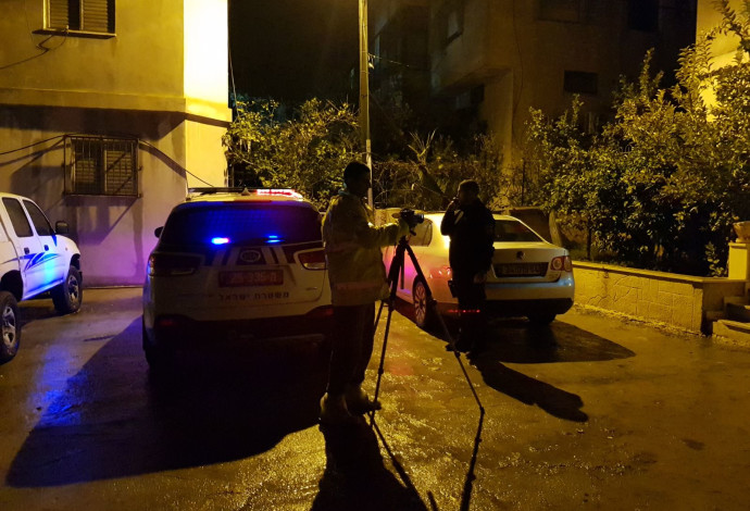 זירת הרצח בנצרת (צילום:  דוברות המשטרה)