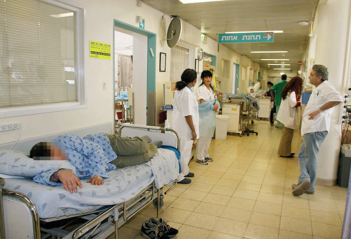 חולים במסדרון בית החולים, ארכיון (צילום:  גדעון מרקוביץ, פלאש 90)