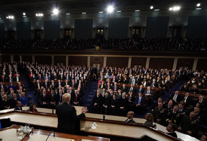טראמפ נואם בפני חברי הקונגרס (צילום:  רויטרס)