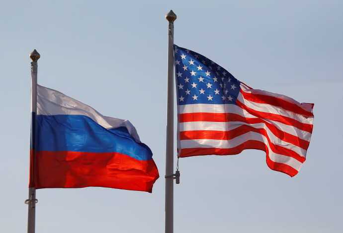 דגלי ארצות הברית ורוסיה (צילום:  רויטרס)