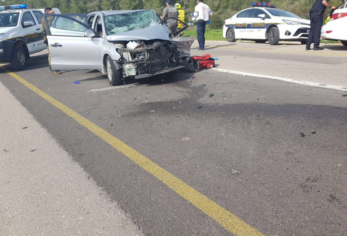 תאונת דרכים בכביש 35 (צילום:  דוברות המשטרה)
