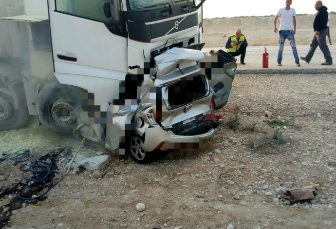 זירת התאונה בצומת בית הערבה (צילום:  דוברות מד"א)