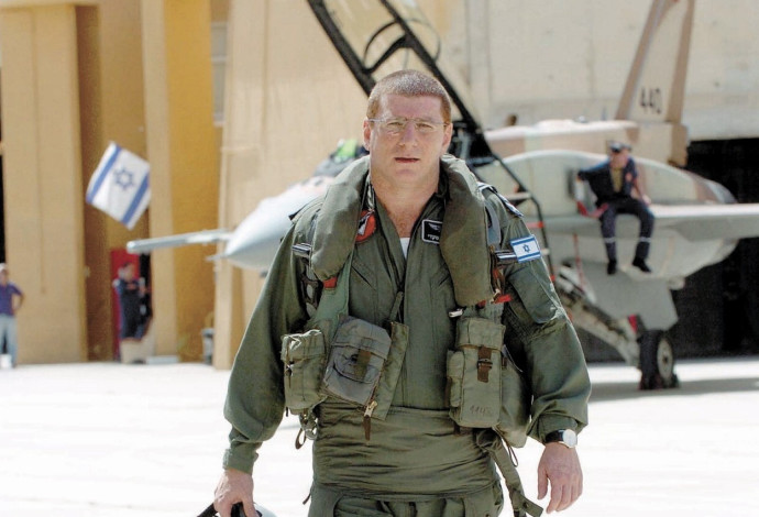 אלוף במיל' אליעזר שקדי, מפקד חיל האוויר בעת התקיפה (צילום:  ראובן קסטרו)