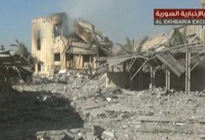 ‏״מרכז המחקרים המדעיים״ שהופצץ בדמשק (צילום:  רשתות ערביות)