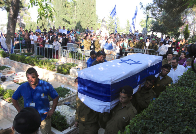 הלווייתו של סמל אליהו דרורי ז"ל (צילום:  מרק ישראל סלם)