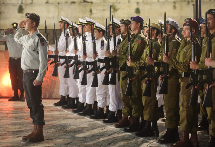 טקס יום הזיכרון ברחבת הכותל (צילום:  מרק ישראל סלם)