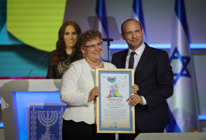 מרים פרץ מקבלת את פרס ישראל  (צילום:  הדס פרוש , פלאש 90)