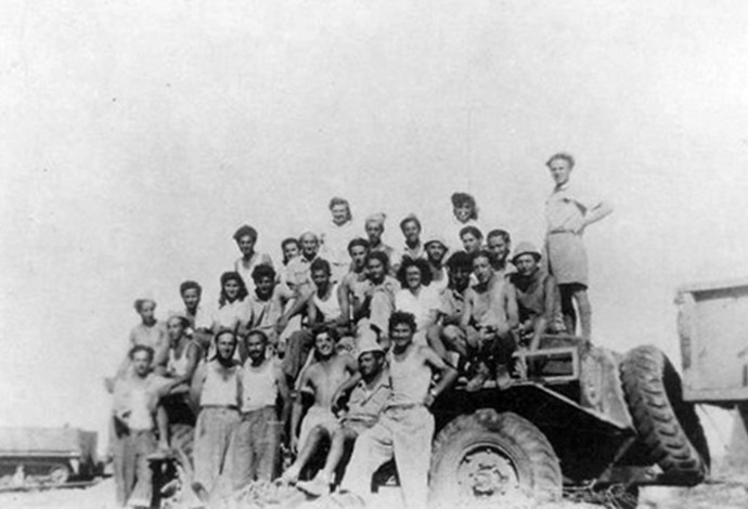 תושבי כפר דרום (צילום:  ויקיפדיה)