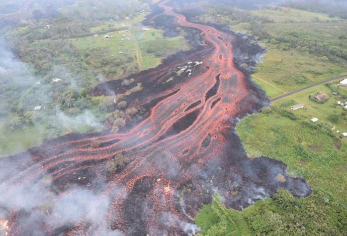 התפרצות הר הגעש בהוואי (צילום:  רויטרס)