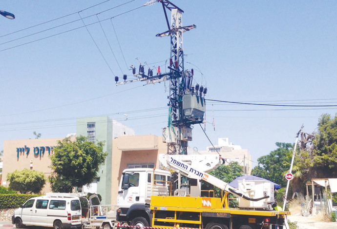 עובדי חברת החשמל, ארכיון (צילום:  אלוני מור)