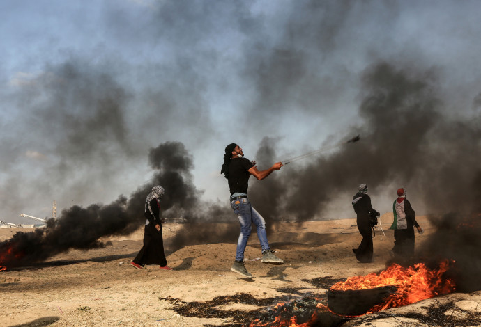 הפגנות בגבול רצועת עזה (צילום:  AFP)
