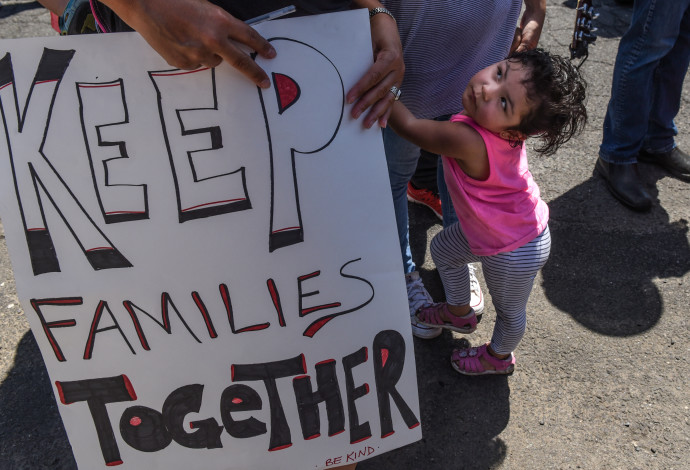 הפגנה למען ילדי מהגרים בארה"ב (צילום:  רויטרס)