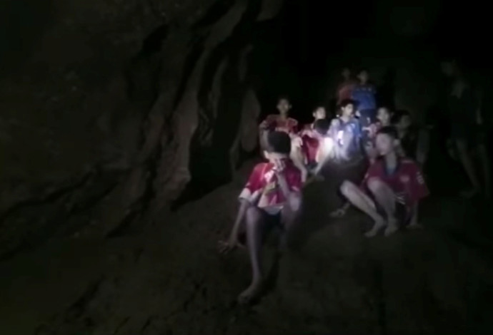 הנערים שנתקעו במערה בתאילנד (צילום:  רויטרס)
