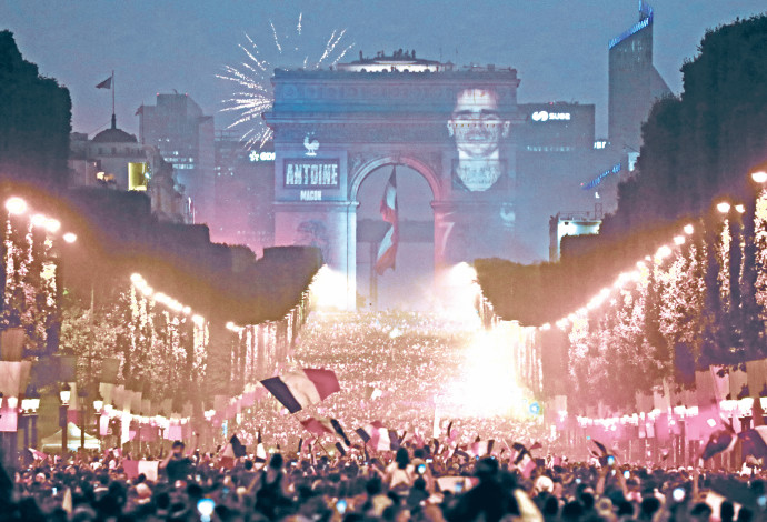 החגיגות בצרפת  (צילום:  רויטרס)