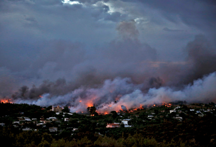 שריפה ביוון (צילום:  רויטרס)