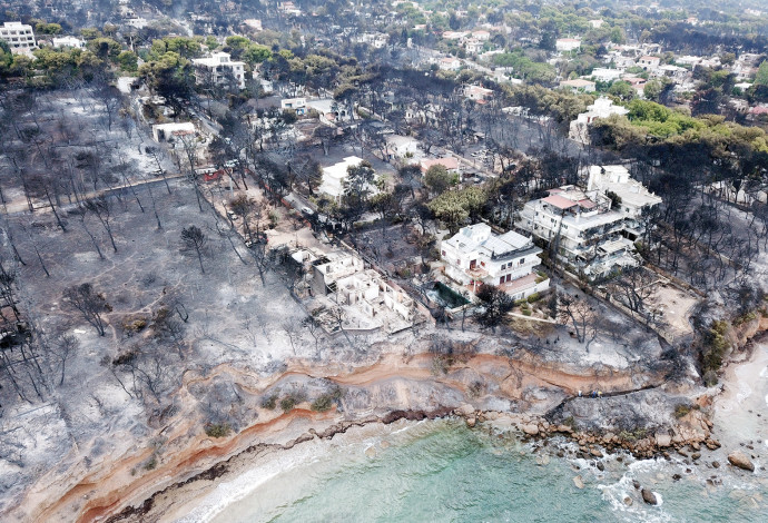 העיירה מאטי ביוון שנפגעה קשות בגל השריפות (צילום:  רויטרס)