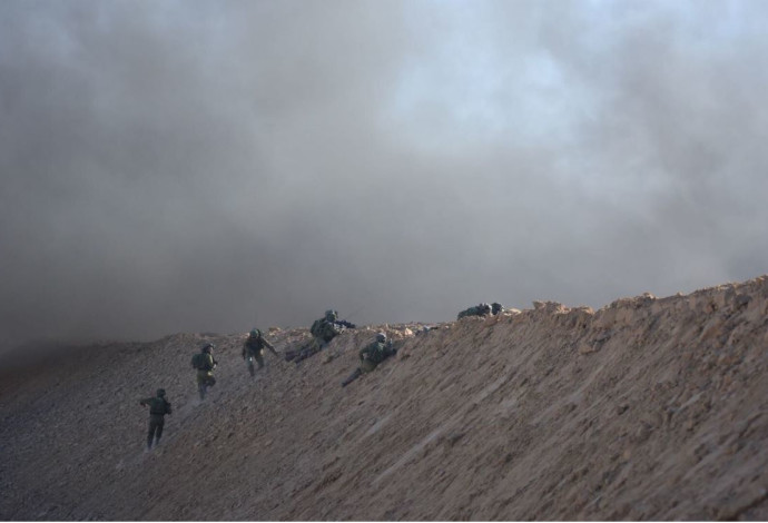 חיילי צה"ל בגבול רצועת עזה  (צילום:  דובר צה"ל)