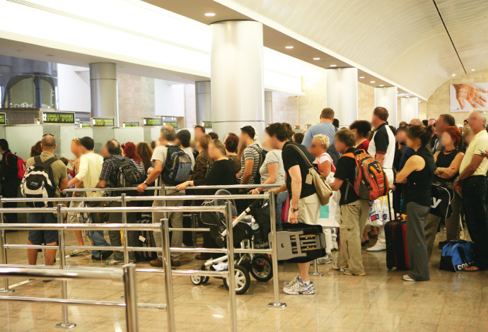 נתב"ג, ארכיון. למצולמים אין קשר לנאמר בכתבה (צילום:  יוסי זמיר, פלאש 90)