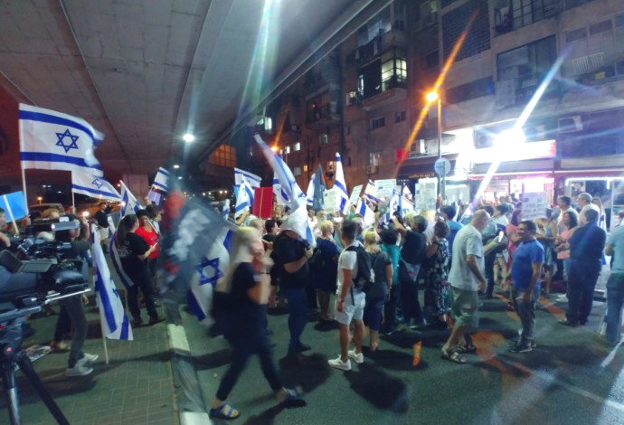 הפגנה בדרום תל אביב (צילום:  עוטף תחנה מרכזית)