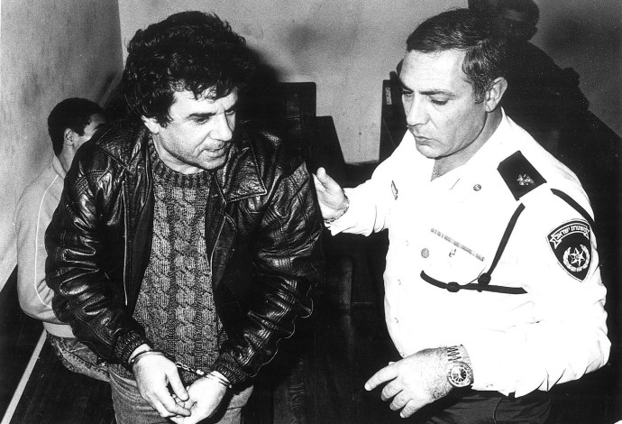 רוקנשטיין מגיע להארכת מעצר ב-1988 (צילום:  נאור רהב)