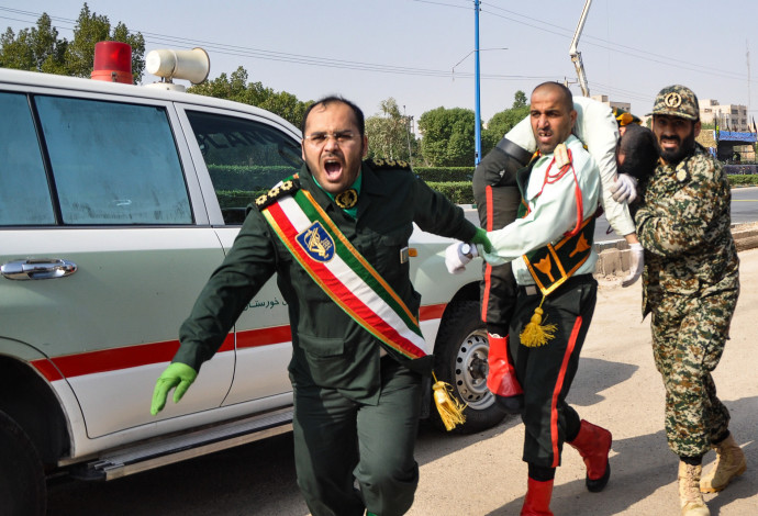 פיגוע במצעד צבאי באיראן (צילום:  AFP)