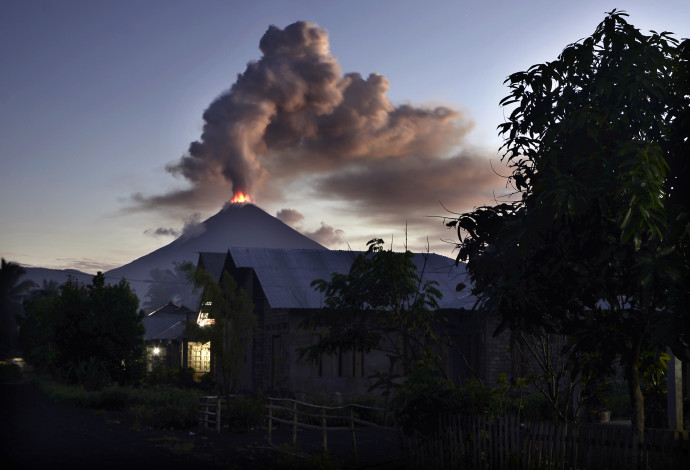 הר הגעש סופוטן (צילום:  רויטרס)