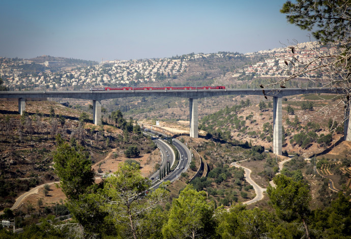 קו הרכבת המהיר מירושלים לנתב"ג (צילום:  יוסי זמיר, פלאש 90)