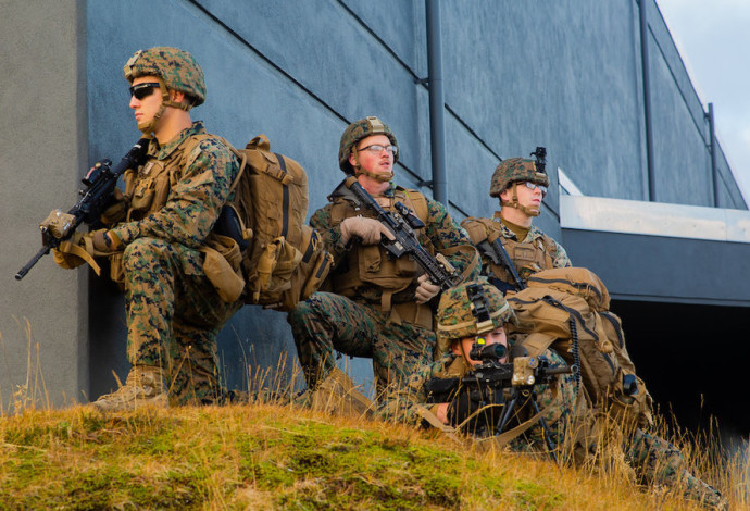 חיילי מארינס של צבא ארה"ב באיסלנד (צילום:  חיל הנחתים האמריקאי)