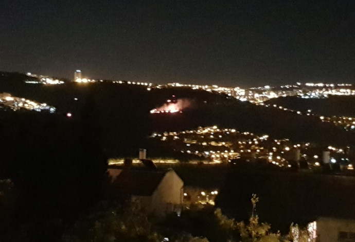 שריפה ביער בירושלים (צילום:  דוברות כבאות והצלה)