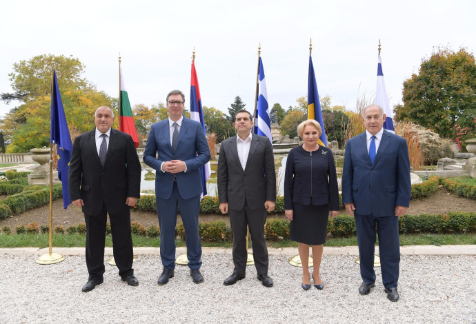 בנימין נתניהו ומנהיגי רומניה, יוון, בולגריה וסרביה (צילום:  עמוס בן גרשום, לע"מ)
