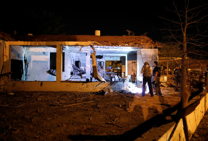 בית שנפגע מרקטה באשקלון (צילום:  רויטרס)