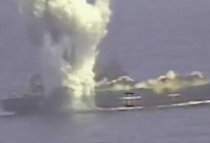 פיצוץ ספינה (אילוסטרציה) (צילום:  צילום מסך ערוץ 10)