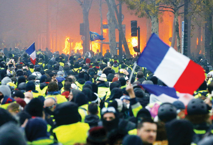 ההפגנות בפריז (צילום:  רויטרס)