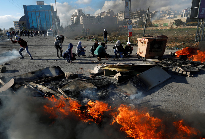 עימותים עם פלסטינים סמוך לבית אל (צילום:  רויטרס)