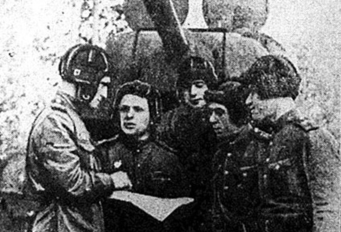 חיילים יהודים בחטיבת השריון ה־23 של צבר ברית המועצות (צילום:  איינקוט)